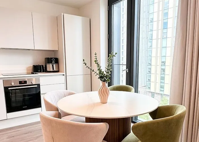 2Br 2Ba In The Heart Of Manchester
